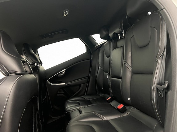 Volvo V40 22 of 29
