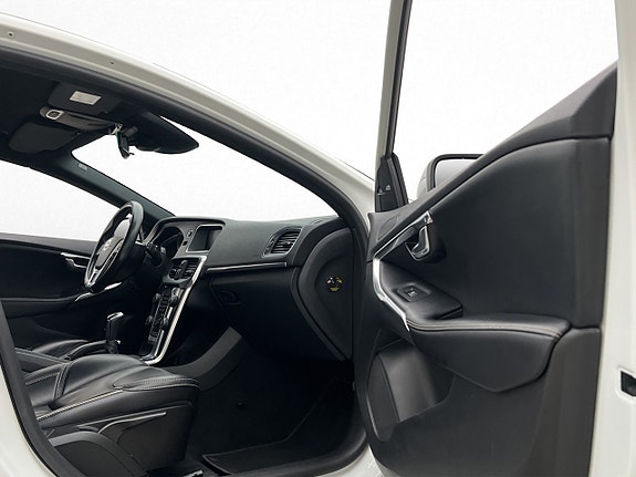 Volvo V40 25 of 29