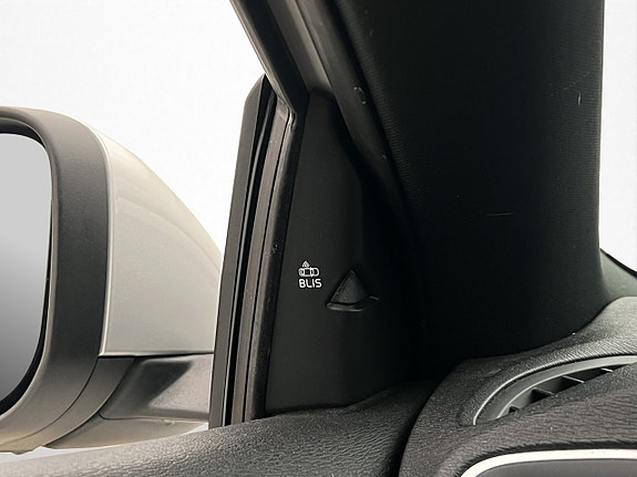 Volvo V40 13 of 29