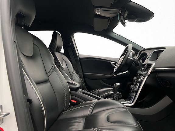 Volvo V40 24 of 29