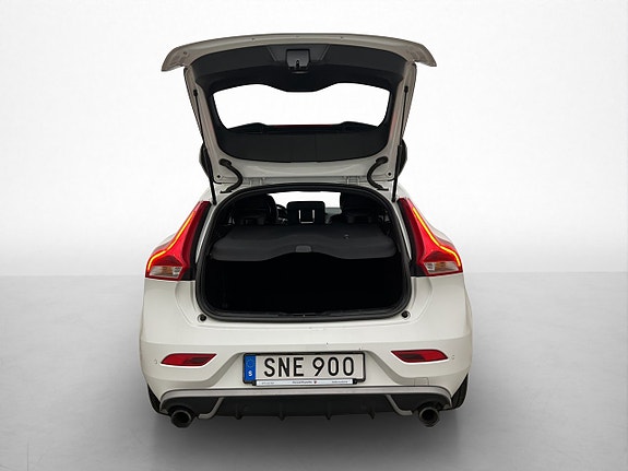 Volvo V40 23 of 29