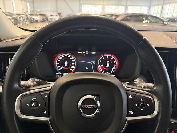 Volvo XC60 14 of 22