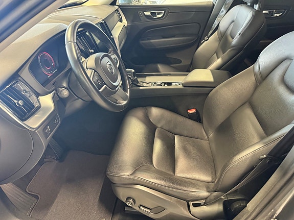 Volvo XC60 8 of 22