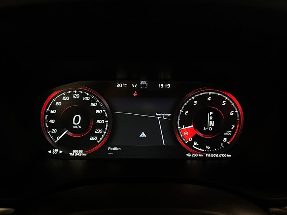 Volvo XC60 13 of 22