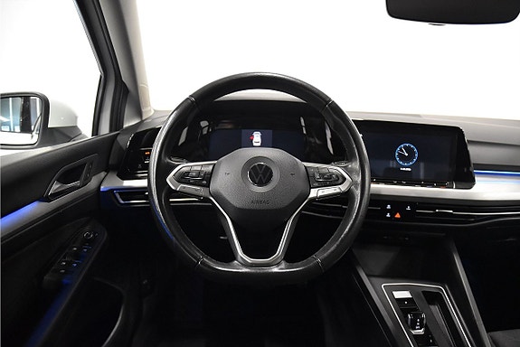 Volkswagen Golf VIII 2 of 19