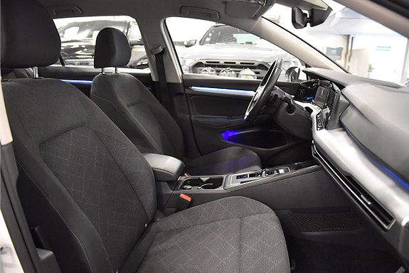 Volkswagen Golf VIII 12 of 19