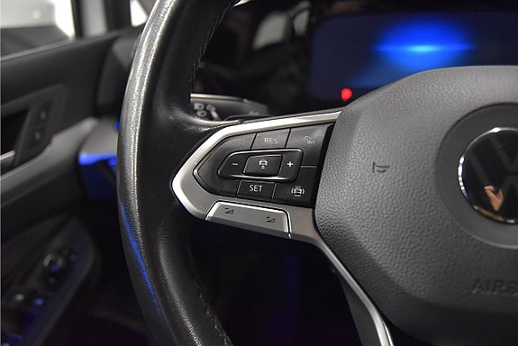 Volkswagen Golf VIII 10 of 19