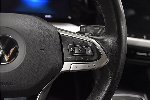 Volkswagen Golf VIII 11 of 19