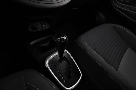Toyota Yaris 24 of 30