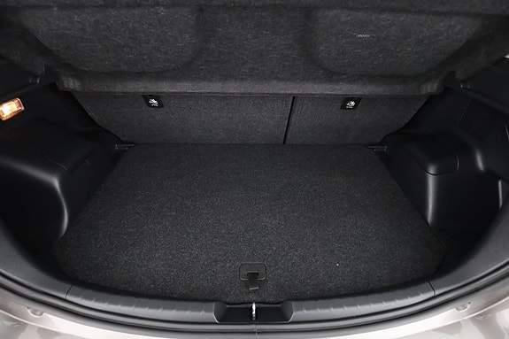 Toyota Yaris 18 of 30