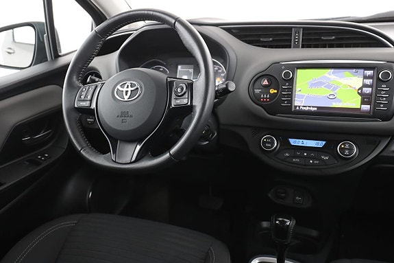 Toyota Yaris 14 of 30