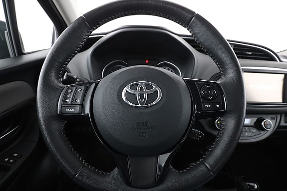 Toyota Yaris 19 of 30