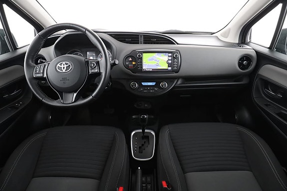 Toyota Yaris 13 of 30