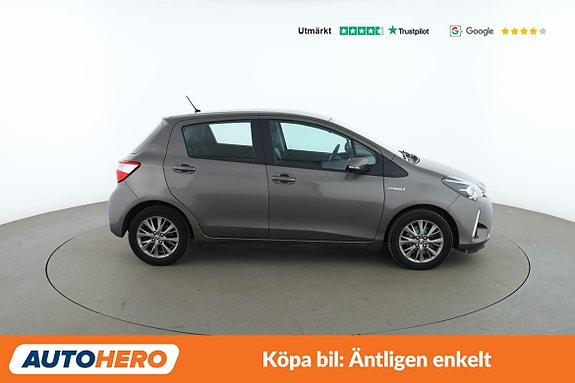 Toyota Yaris 7 of 30