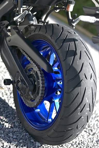 Yamaha YZF-R7 2 of 9