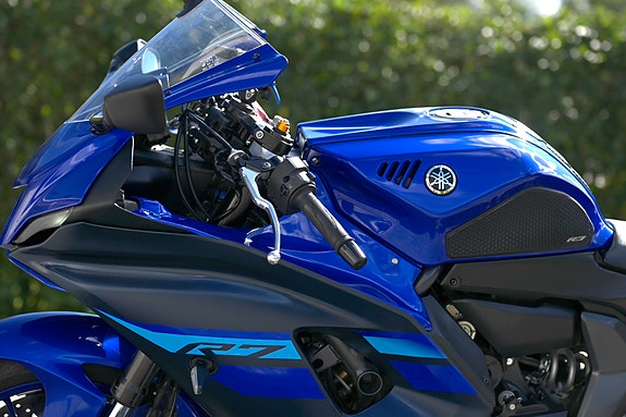 Yamaha YZF-R7 6 of 9