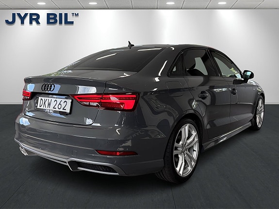Audi A3 3 of 27