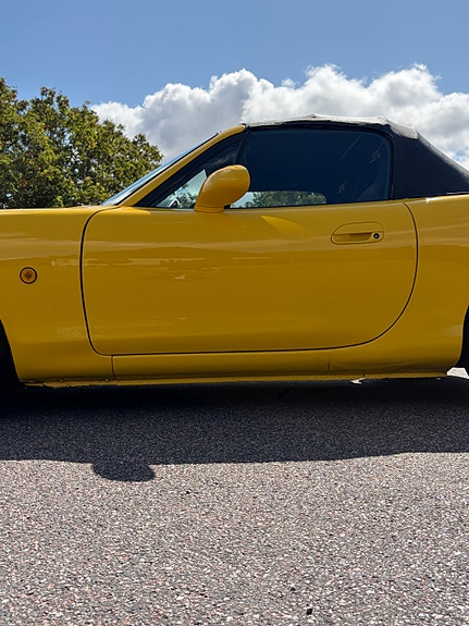 Mazda MX-5 9 of 21
