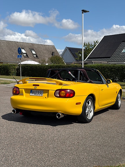 Mazda MX-5 16 of 21