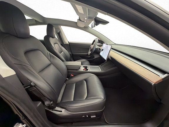 Tesla Model 3 27 of 30