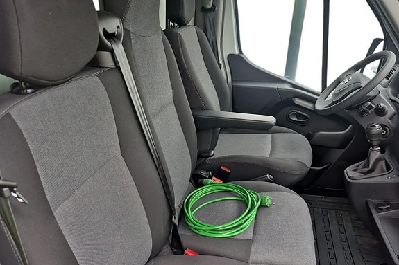 Nissan Interstar 24 of 30