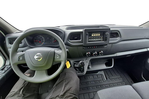 Nissan Interstar 19 of 30