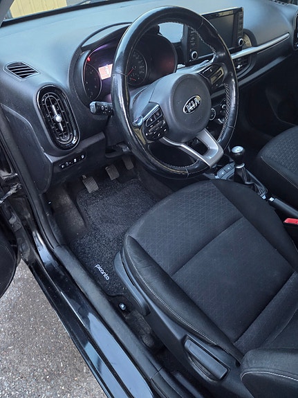 Kia Picanto 7 of 8