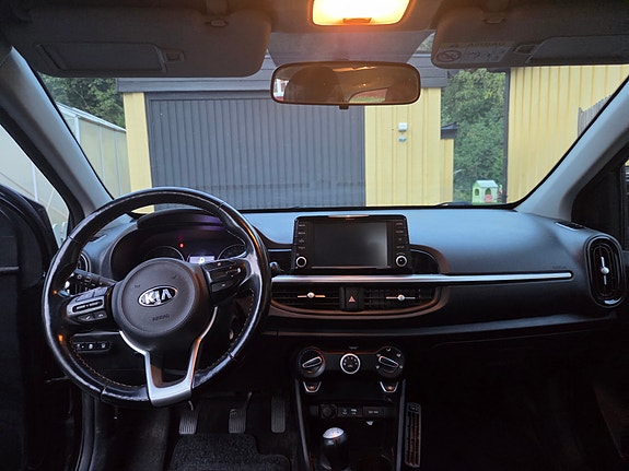 Kia Picanto 4 of 8