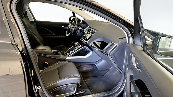 Jaguar I-PACE 3 of 13