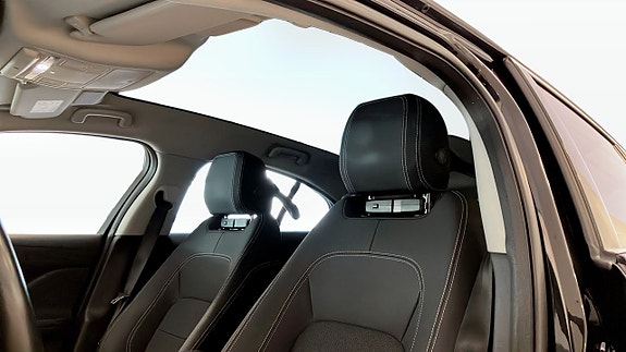 Jaguar I-PACE 13 of 13