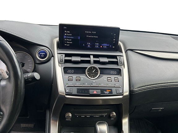 Lexus NX300h 11 of 22