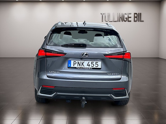 Lexus NX300h 4 of 22