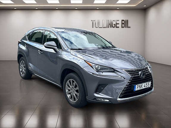 Lexus NX300h 7 of 22