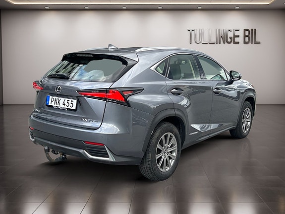 Lexus NX300h 5 of 22