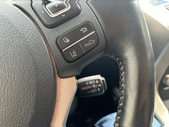 Lexus NX300h 18 of 22