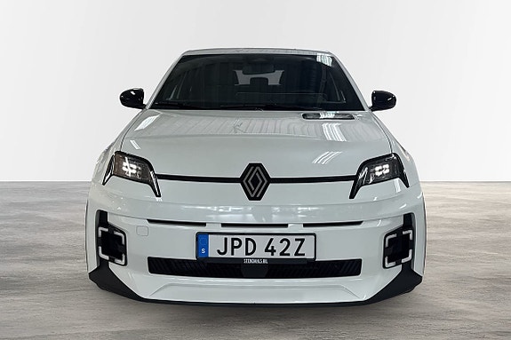 Renault 5 E-Tech 8 of 22