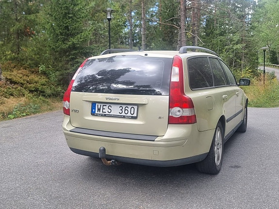 Volvo V50 2 of 19