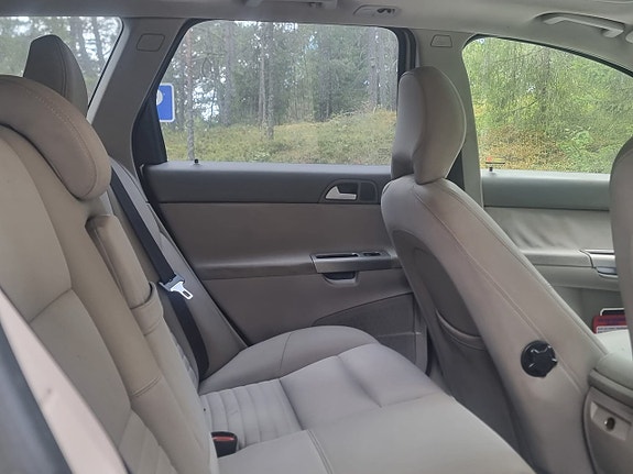 Volvo V50 10 of 19