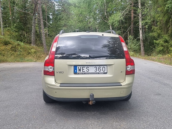 Volvo V50 3 of 19