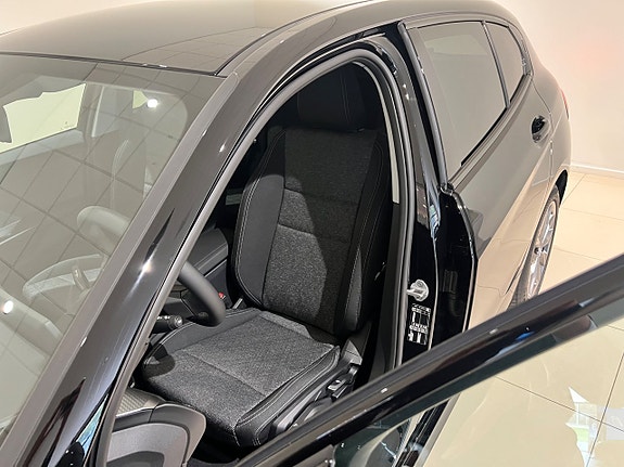 BMW 120 5 of 13