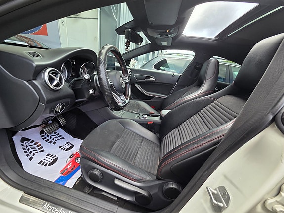Mercedes-Benz CLA200 12 of 14