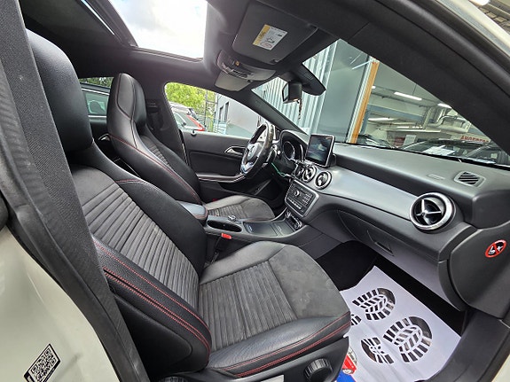 Mercedes-Benz CLA200 8 of 14