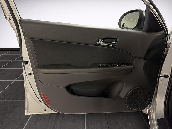 Hyundai i30 11 of 12