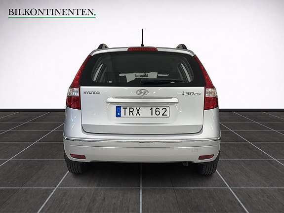 Hyundai i30 8 of 12