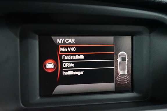 Volvo V40 12 of 17