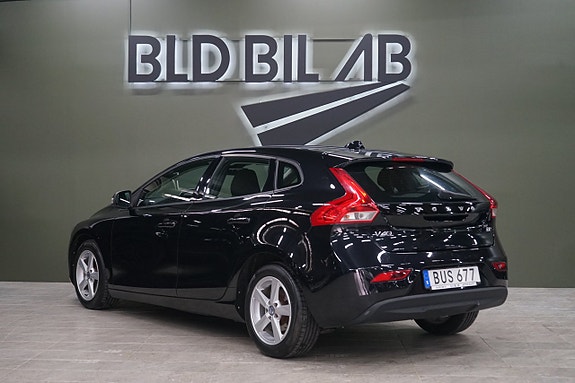 Volvo V40 5 of 17