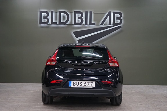 Volvo V40 6 of 17