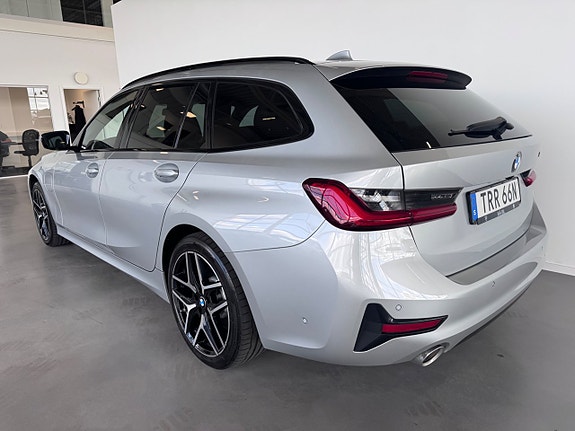 BMW 330e 3 of 19