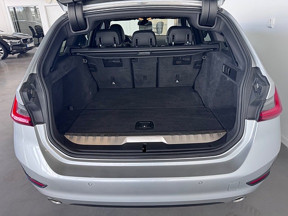 BMW 330e 5 of 19