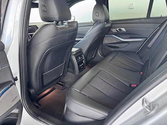 BMW 330e 8 of 19